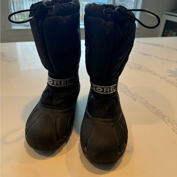 Boys size 5 Sorel Winter Boots- worn twice!! Perfect condition - Picture 3 of 5
